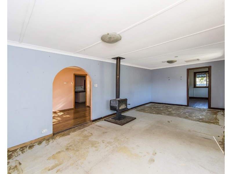 12 Wittenoom Street, Collie WA 6225