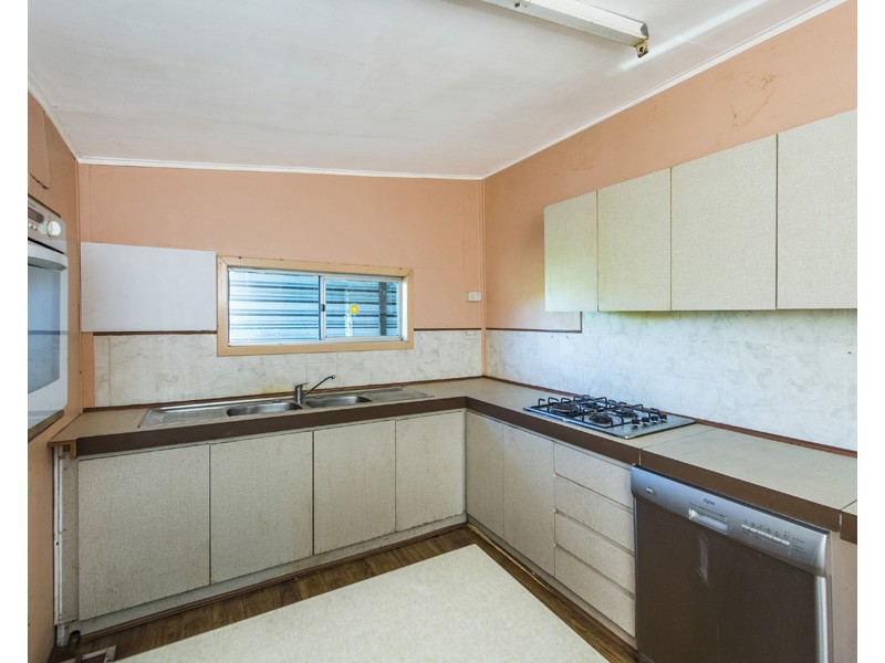 12 Wittenoom Street, Collie WA 6225