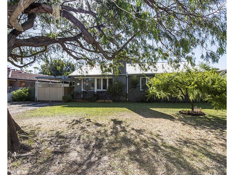 12 Sulphur Street, Withers WA 6230