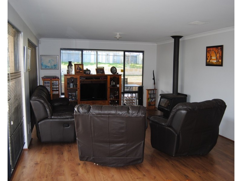 14 Irwin Street, Collie WA 6225