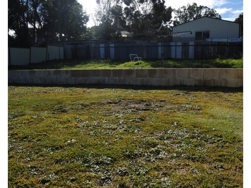 14 Irwin Street, Collie WA 6225