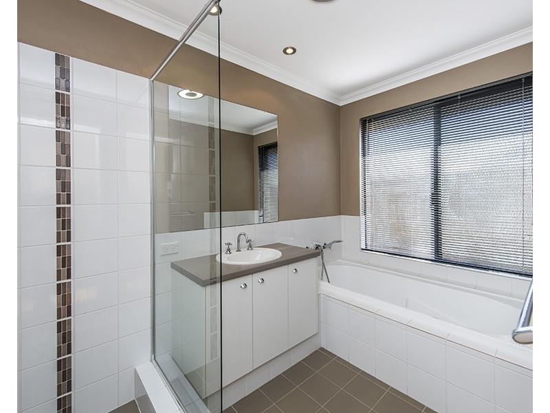 10 Binar Way, Dalyellup WA 6230