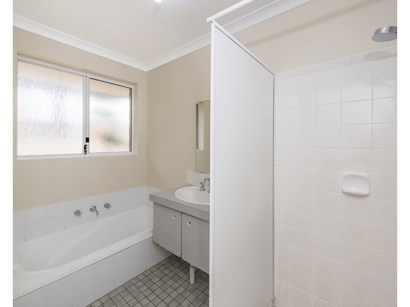 16 Crews Court, Withers WA 6230