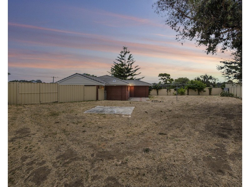 16 Crews Court, Withers WA 6230