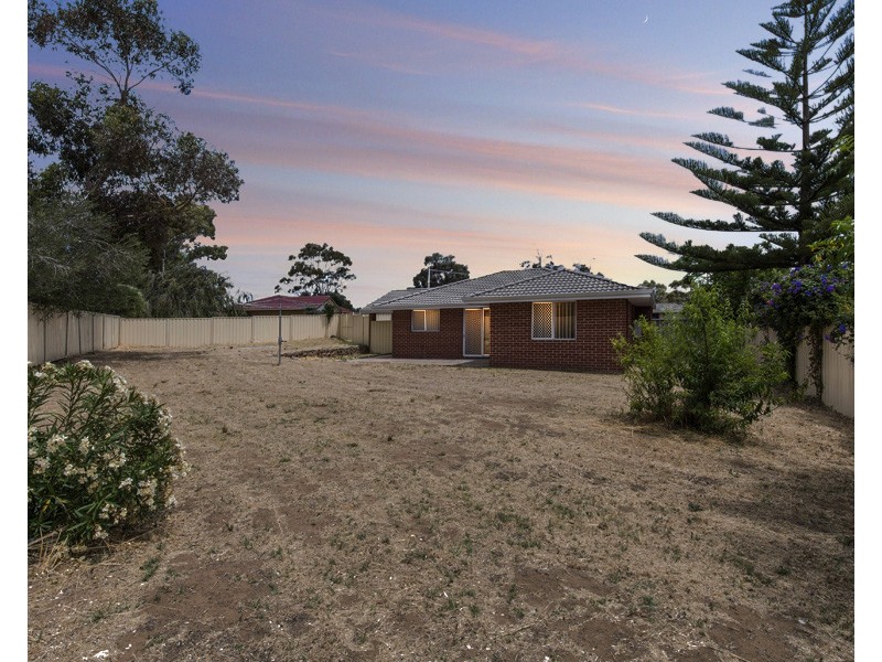 16 Crews Court, Withers WA 6230