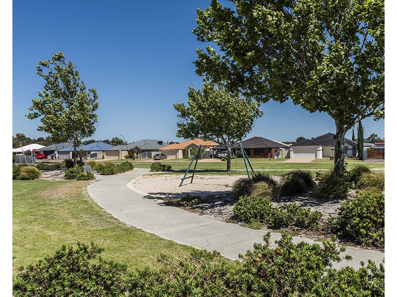 130 Macquarie Drive, Australind WA 6233