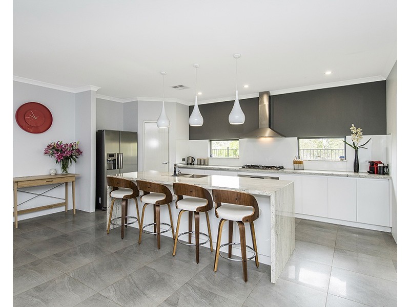 19 Milligan Avenue, Australind WA 6233