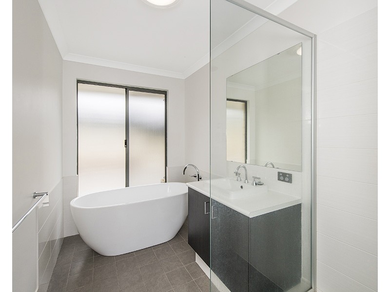 19 Milligan Avenue, Australind WA 6233