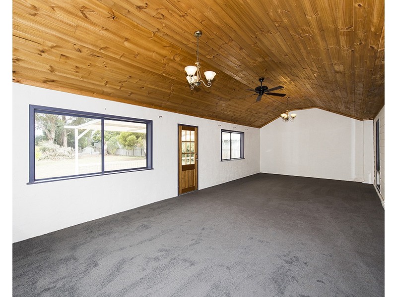 6 Edwards Road, Stirling Estate WA 6271