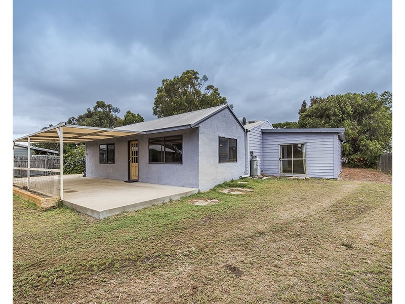 6 Edwards Road, Stirling Estate WA 6271