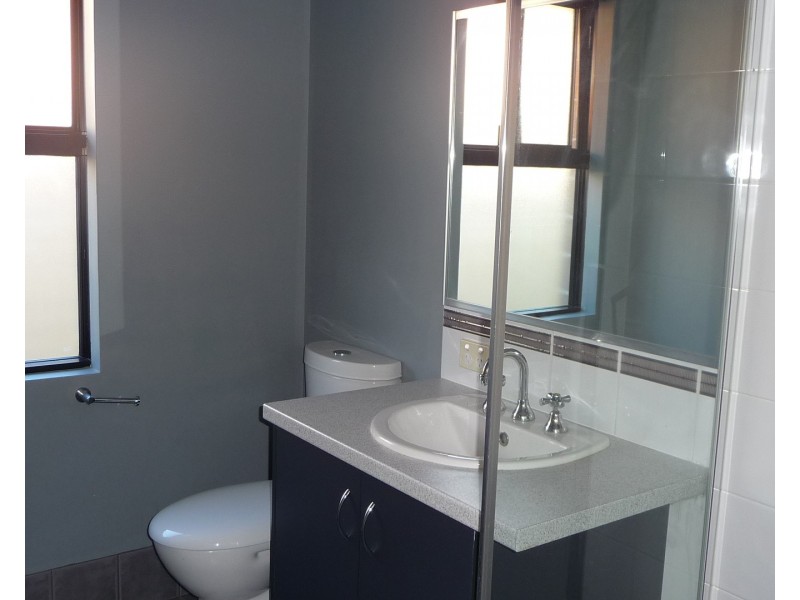 2 Mulga Road, Glen Iris WA 6230