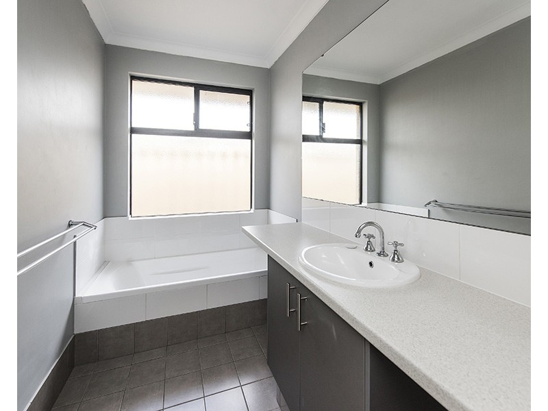 11 Tiffany Centre, Dalyellup WA 6230