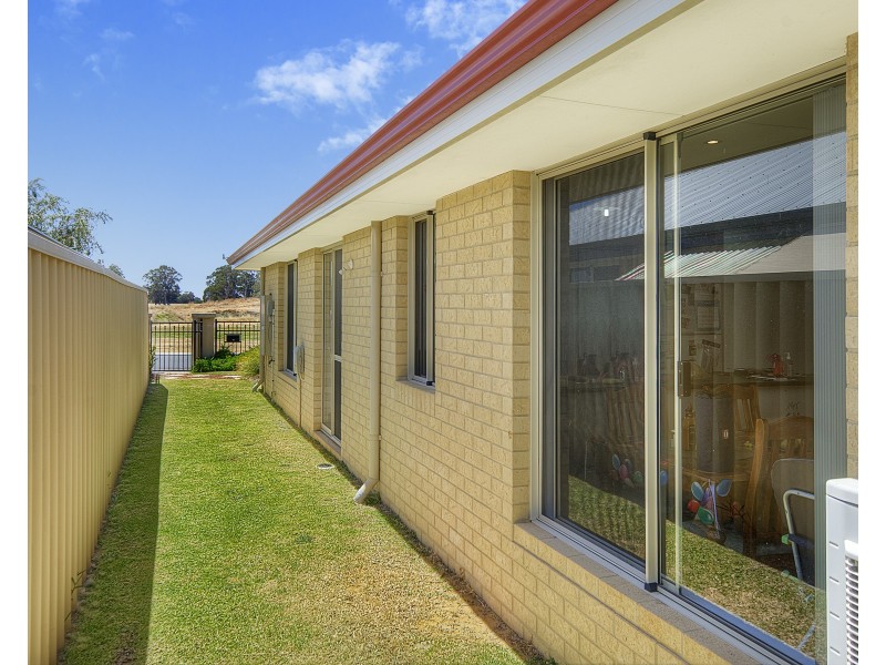 4 Sunflower Turn, Busselton WA 6280