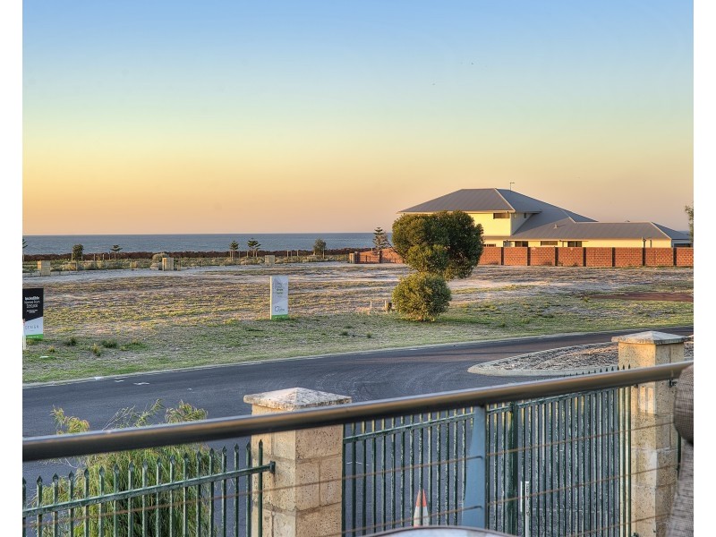 22/19 Spinnaker Boulevard, Geographe WA 6280