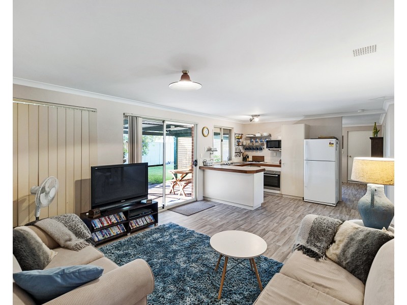 2/104 Hadfield Avenue, Busselton WA 6280