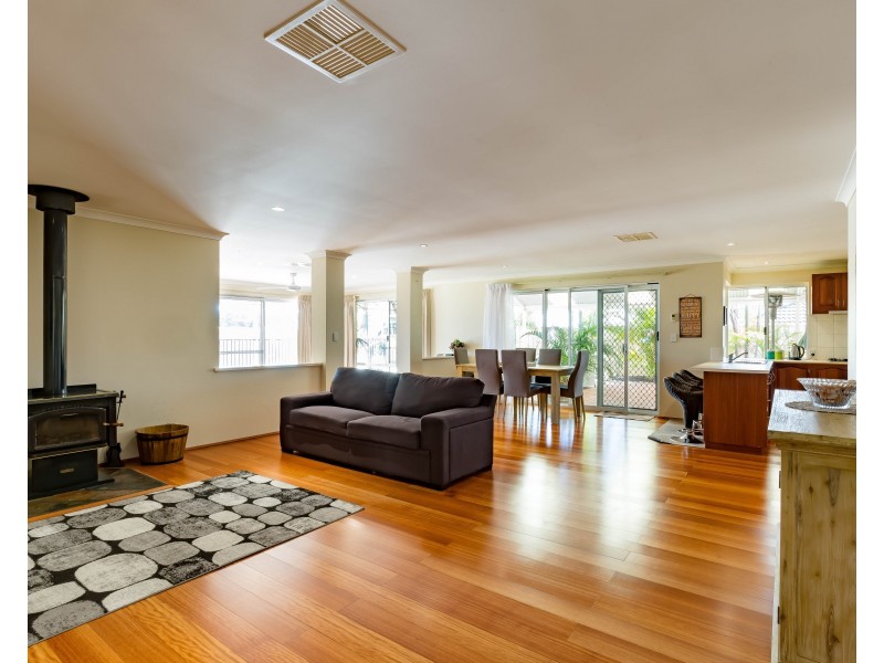 5 Claddagh Road, Australind WA 6233