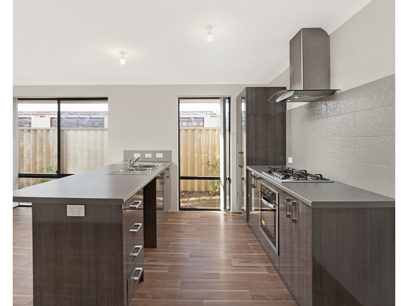 10 Castellar Pass, Yalyalup WA 6280