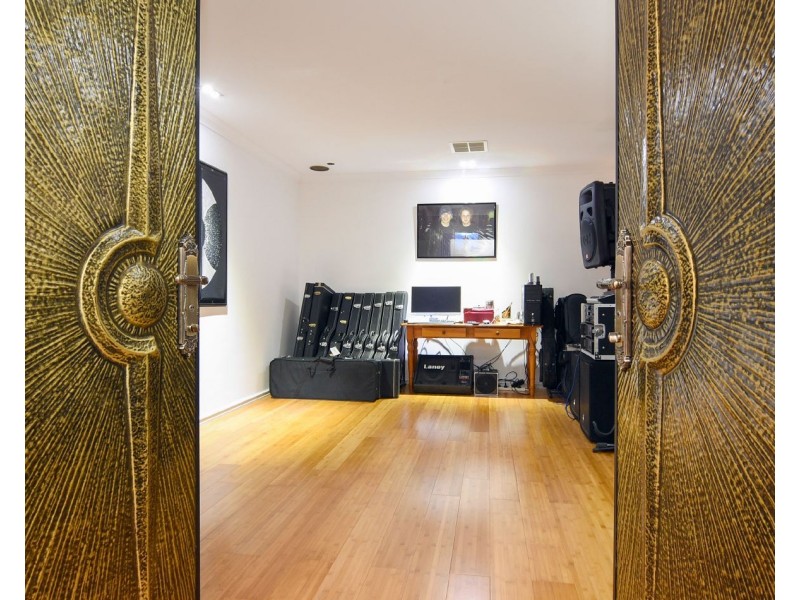 1 Advance Road, Dalyellup WA 6230