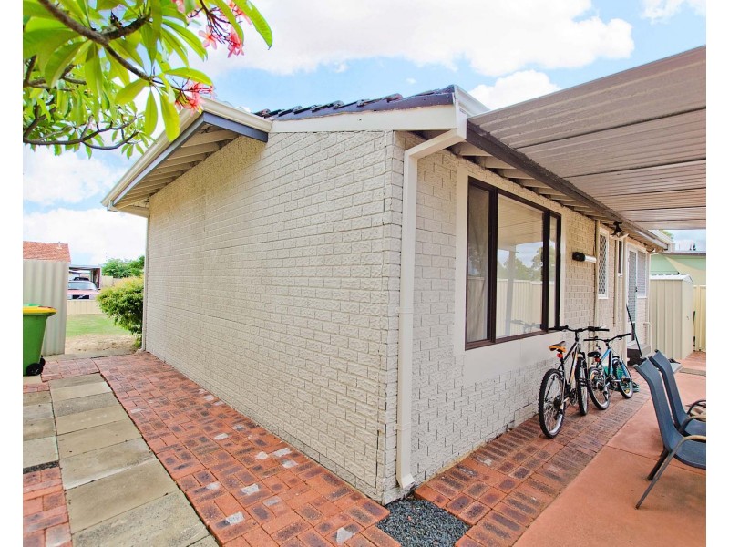 203A Clarke Street East, Carey Park WA 6230