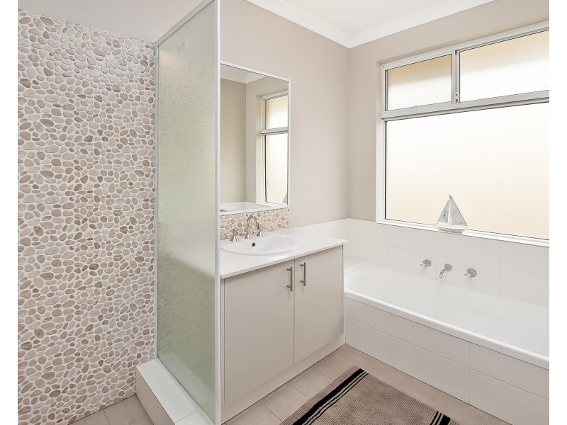 6 Gribble Circuit, Busselton WA 6280