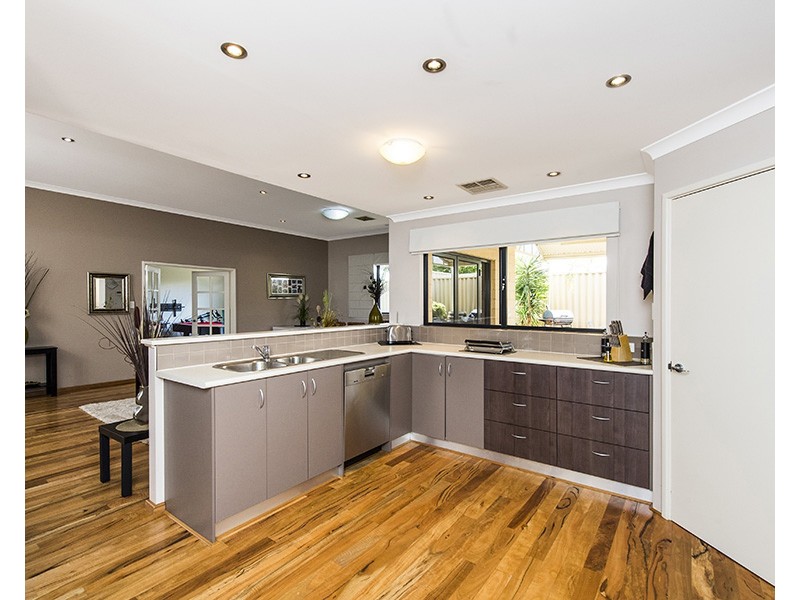 42 Chisholm Road, Dalyellup WA 6230