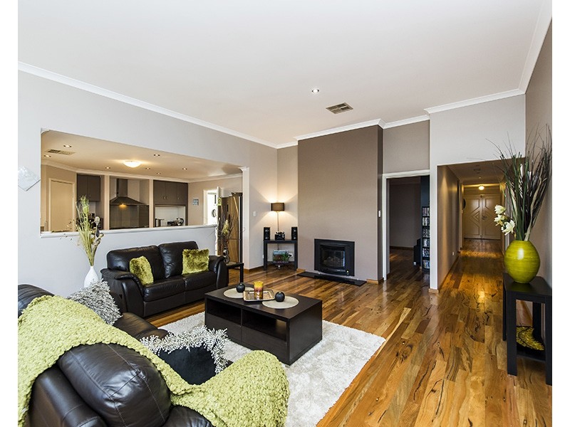 42 Chisholm Road, Dalyellup WA 6230