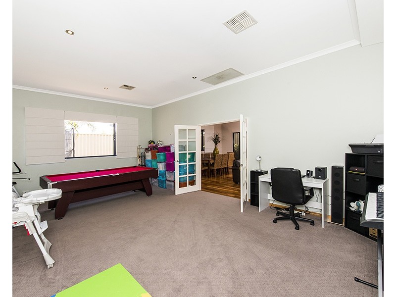 42 Chisholm Road, Dalyellup WA 6230