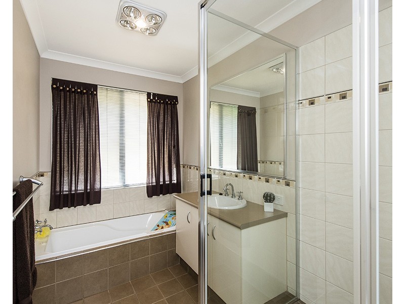 42 Chisholm Road, Dalyellup WA 6230