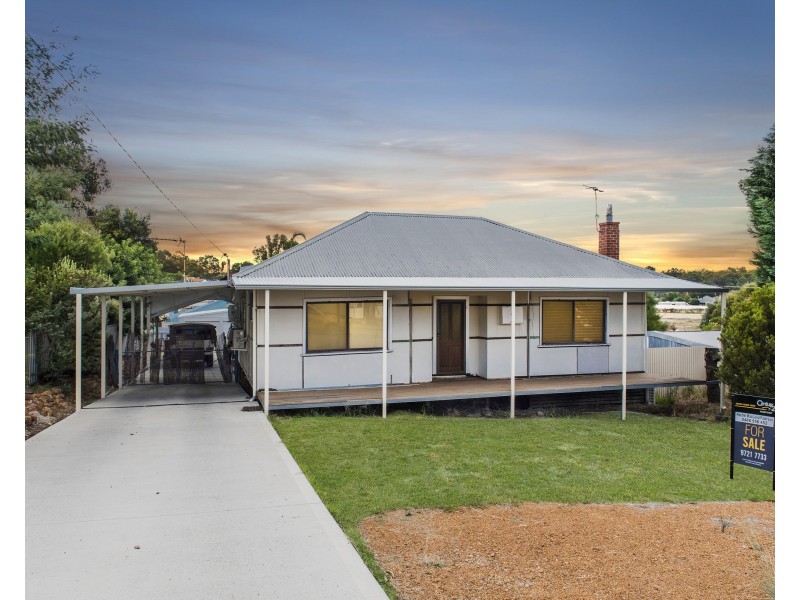 4 Deakin Street, Collie WA 6225