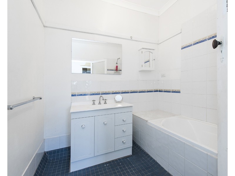 4 Deakin Street, Collie WA 6225