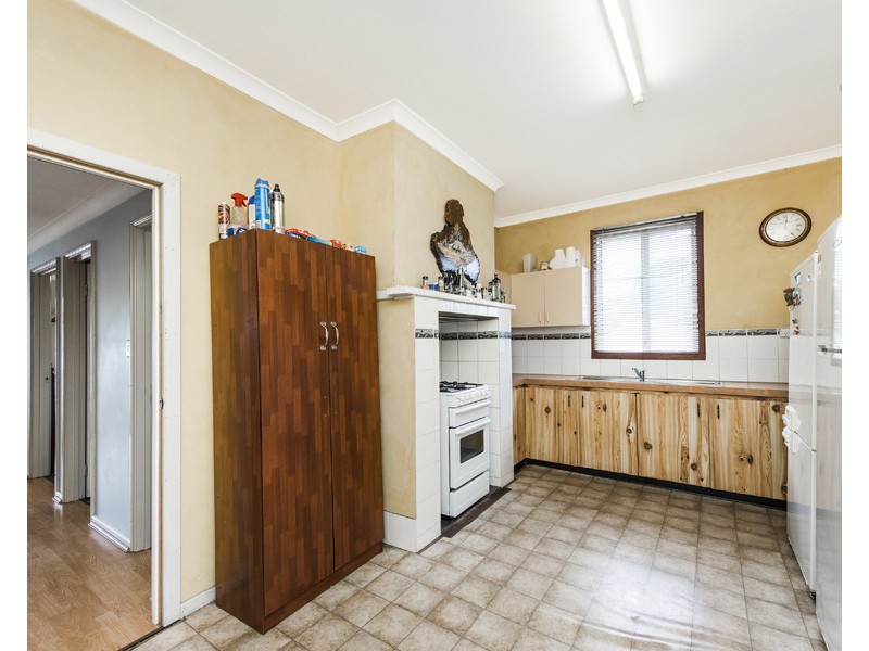 4 Deakin Street, Collie WA 6225