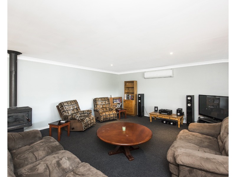 4 Deakin Street, Collie WA 6225