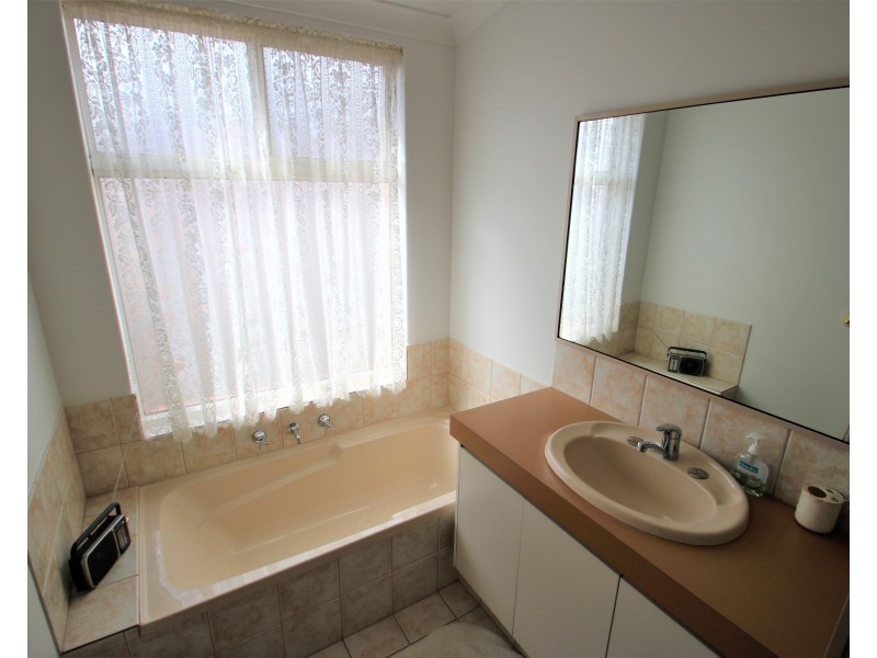 3 Holtzman Place, Bunbury WA 6230