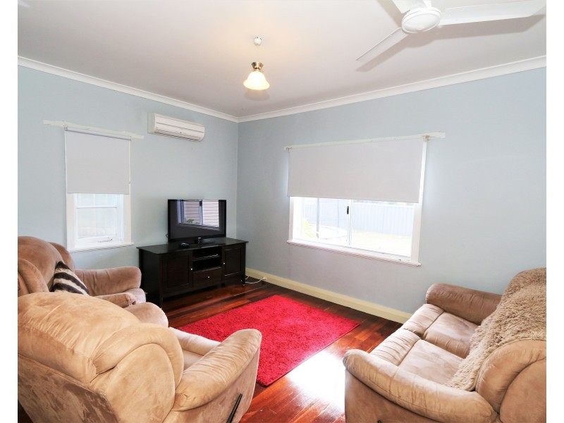 10A Lowe St, Carey Park WA 6230