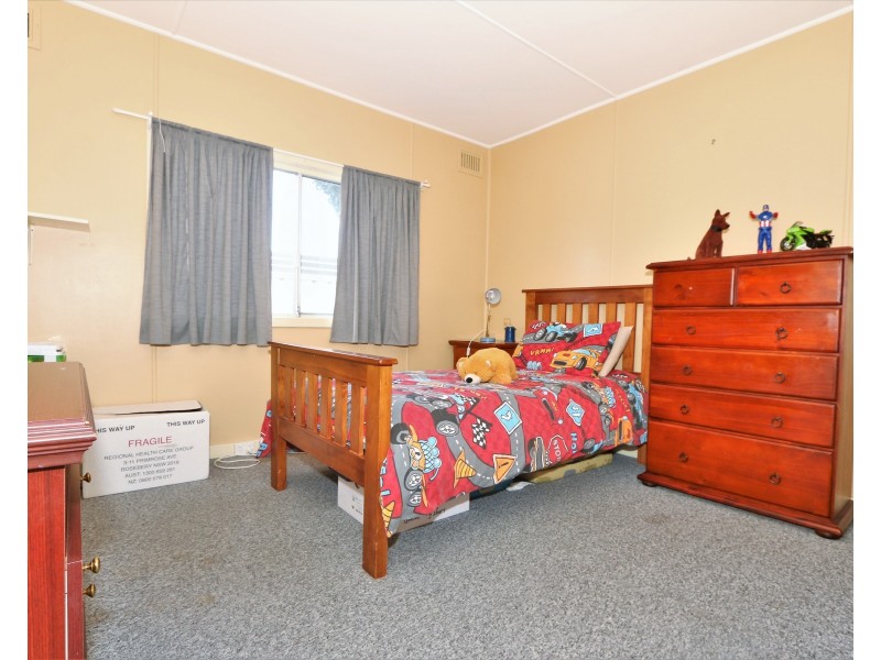 10A Lowe St, Carey Park WA 6230