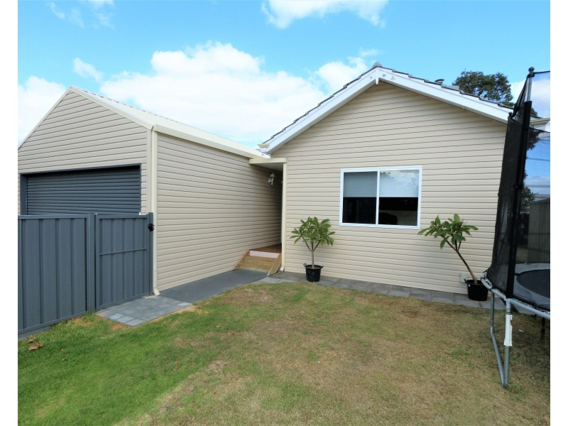 10A Lowe St, Carey Park WA 6230
