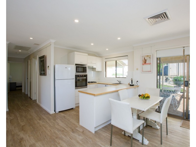 11 Parkfield Way, Australind WA 6233