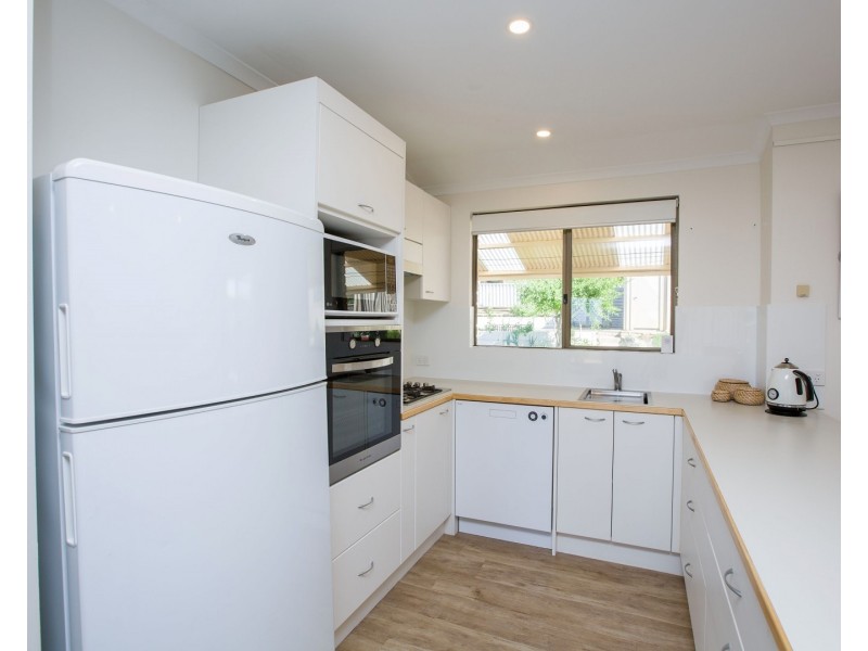 11 Parkfield Way, Australind WA 6233