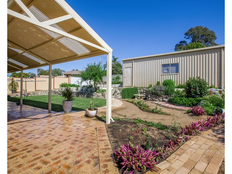 11 Parkfield Way, Australind WA 6233