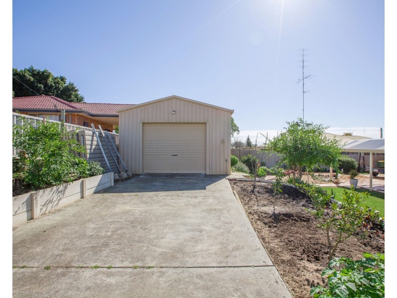 11 Parkfield Way, Australind WA 6233