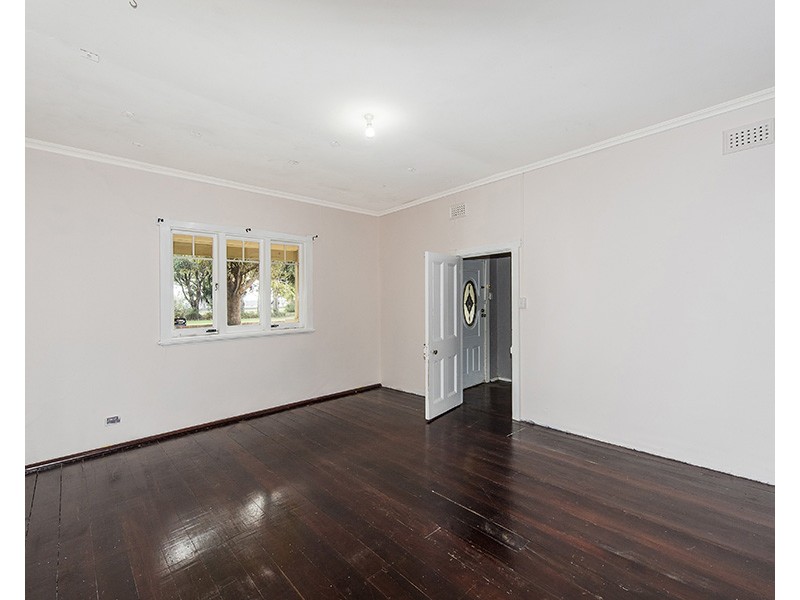 19A Russell Road, Burekup WA 6227