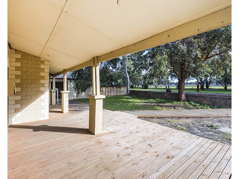 19A Russell Road, Burekup WA 6227