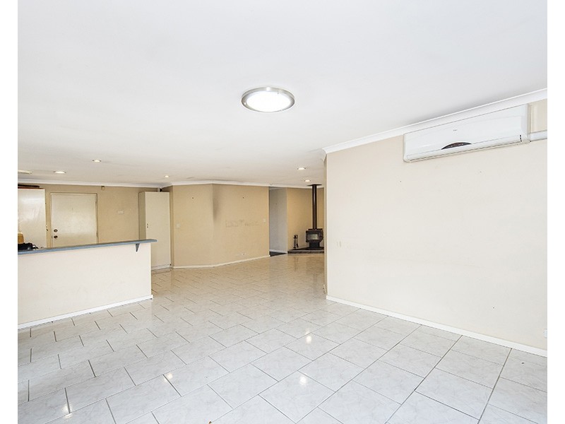 4 Tobin Place, Withers WA 6230