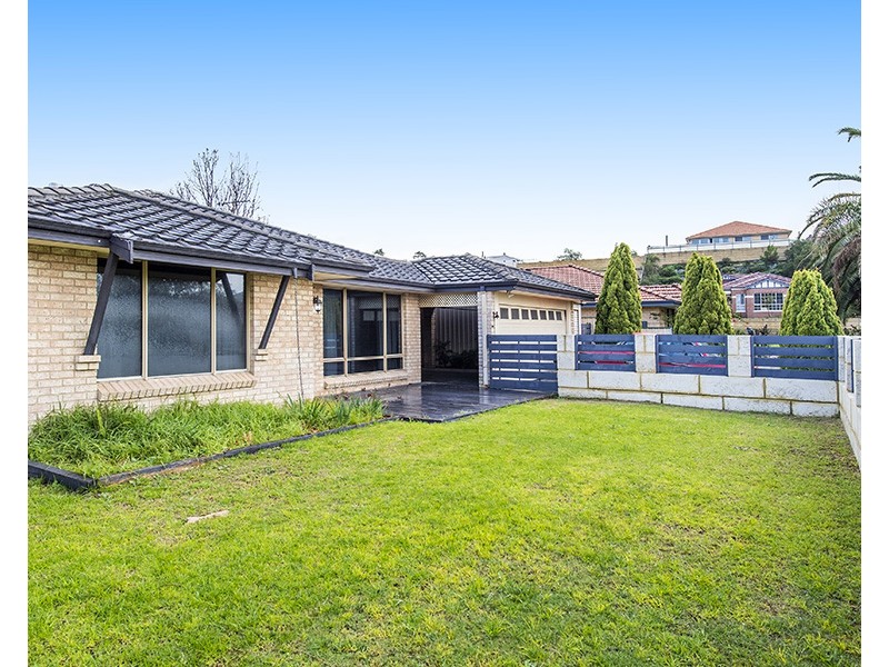 4 Tobin Place, Withers WA 6230