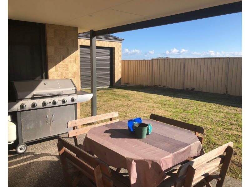 2 Hawkesbury Way, Australind WA 6233