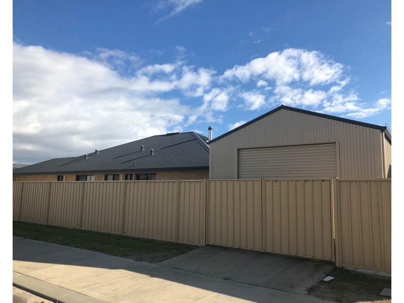 2 Hawkesbury Way, Australind WA 6233