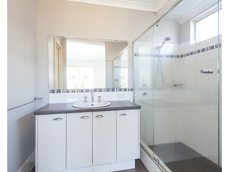 127 Macquarie Drive, Australind WA 6233