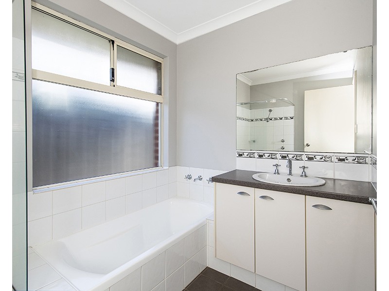 127 Macquarie Drive, Australind WA 6233