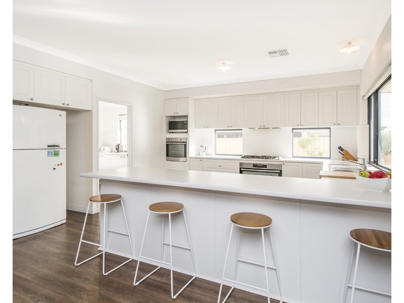 213 Braidwood Drive, Australind WA 6233