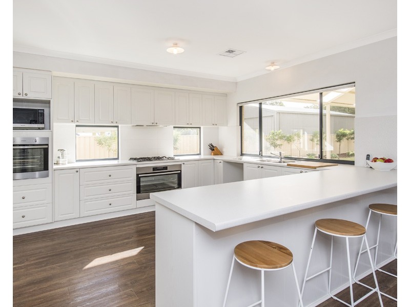 213 Braidwood Drive, Australind WA 6233